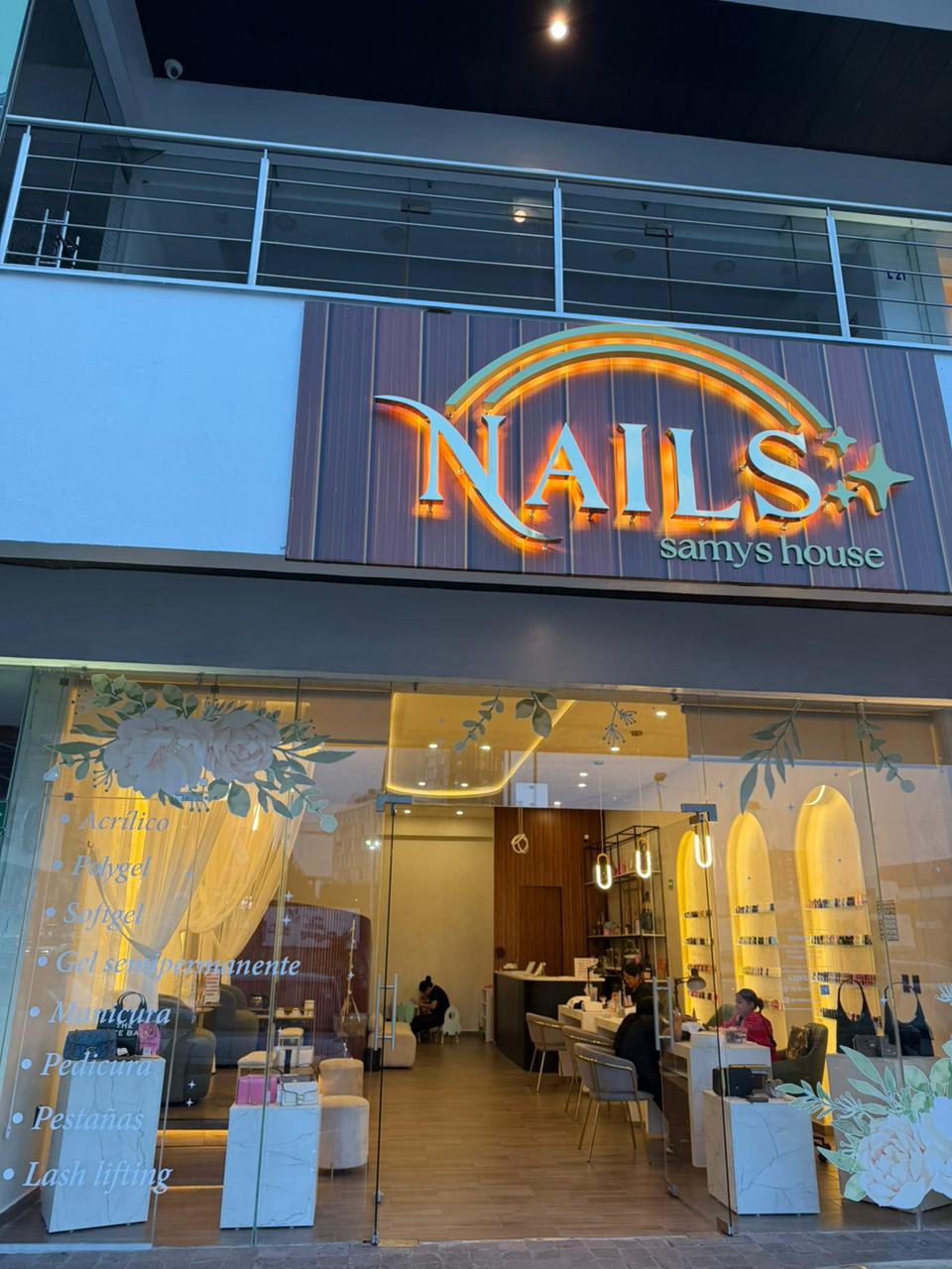 Nails Samy’s House